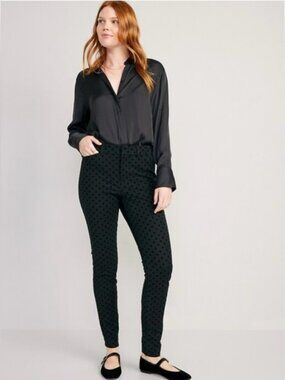 Old Navy | Black Textured Dot High-Waisted Pixie Skinny Pants